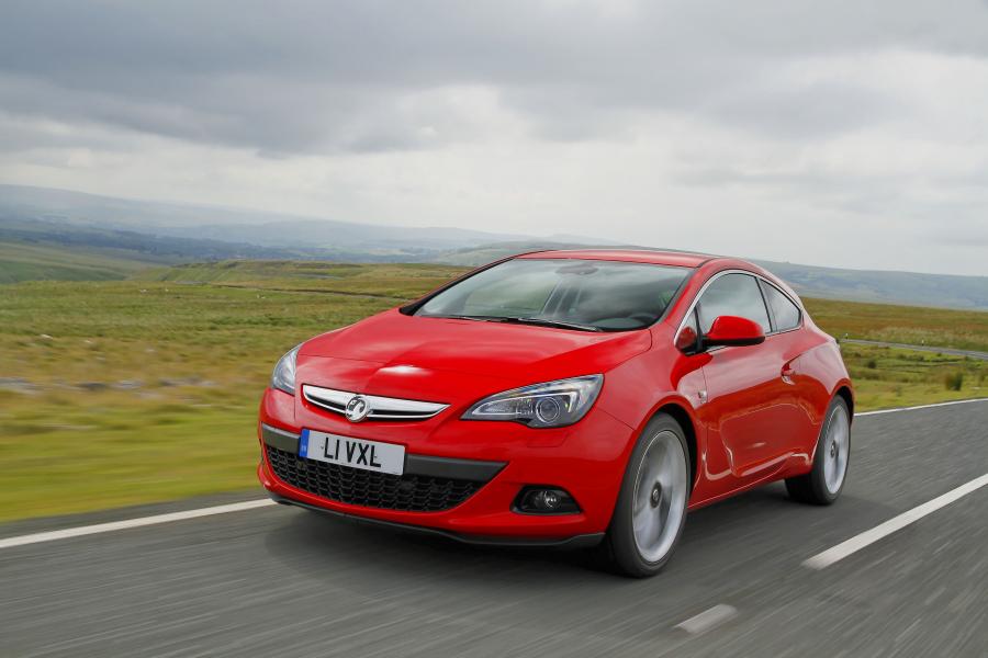  Vauxhall Astra GTC 2012 года  (фото 36 из 62)